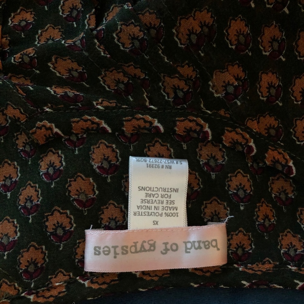 Patterned Blouse - Picture 3 of 3